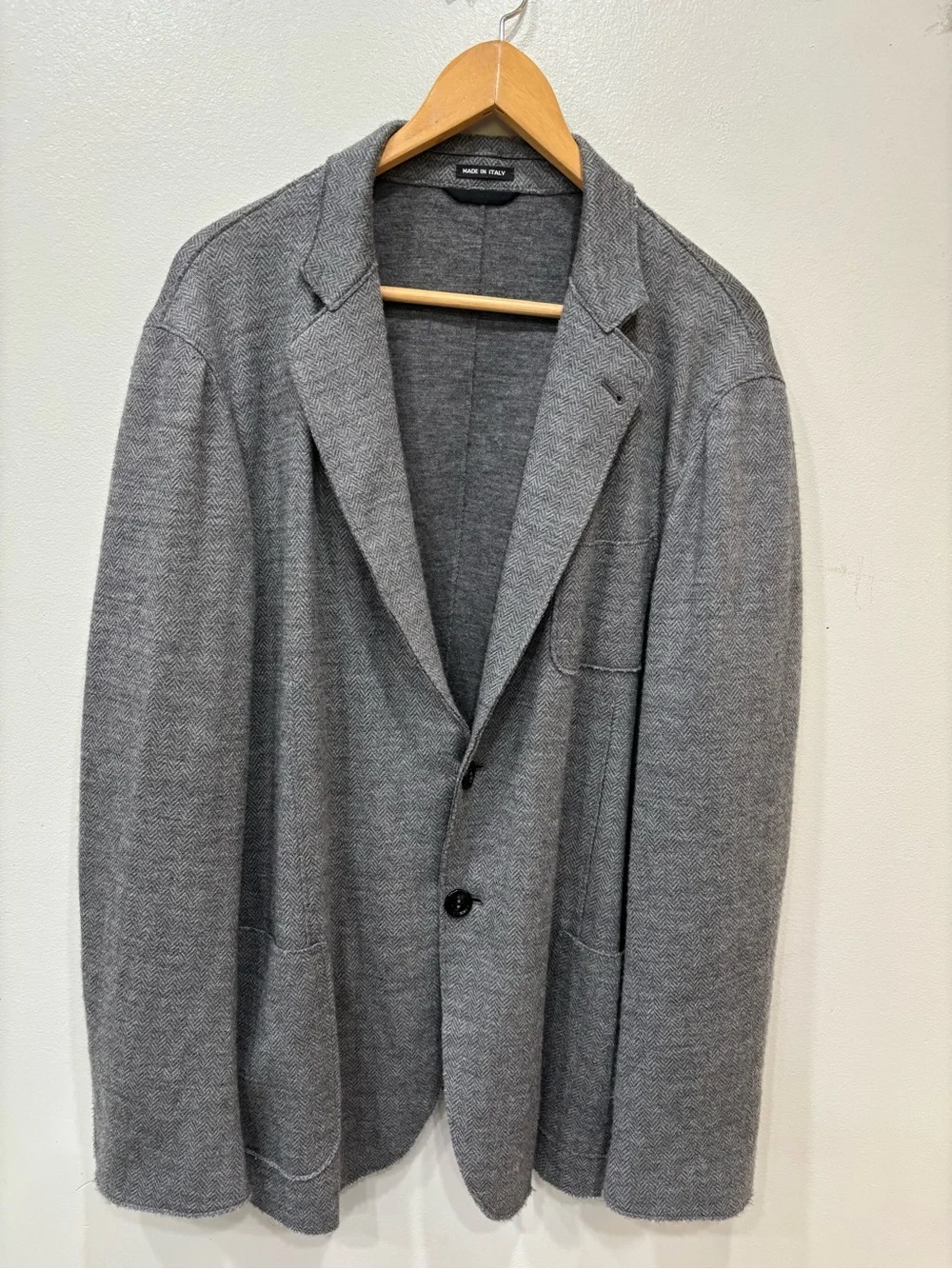 Giorgio Armani Cashmere Front Button Blazer Jacket Men’s Size 56 ( SNAGGED )